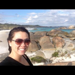 Meet your Posher, Laura